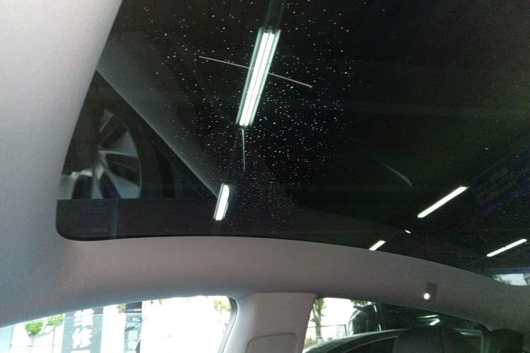 Used Tesla Model Y 2025 Rear-Wheel-Drive Version