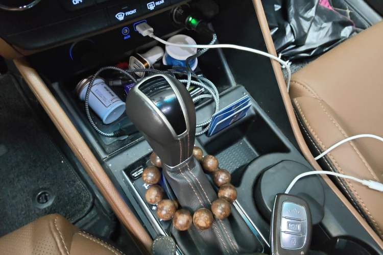 Used Hyundai Tucson 2015 1.6T Dual-Clutch Two-Wheel-Drive Leading Model Audio And AC Panel