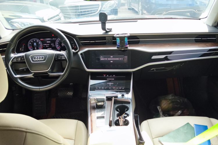 Used Audi A6 2020 allroad quattro Explorer 55 TFSI Prestige Off-Road Model Center Console