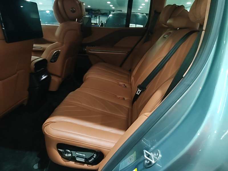 Used Yangwang U8 2023 Luxury Edition — 16