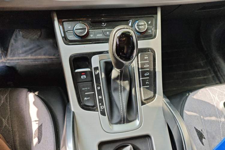 Used Geely Auto Emgrand X7 Sport 2016 1.8TD Automatic Smart Model Gear Lever