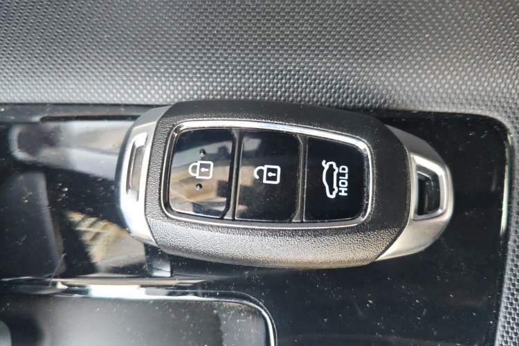 Used Hyundai Elantra 2021 1.5L CVT LUX Prestige Edition
