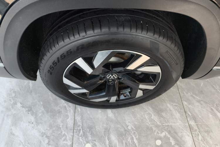 Used Volkswagen Teramont 2021 380TSI Four-Wheel Drive Prestige Luxury Edition Right Rear Wheel Hub