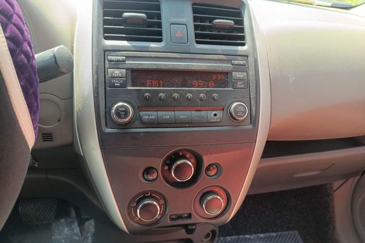 Used Nissan Sunny 2015 1.5XE CVT Elite Edition Audio And AC Panel