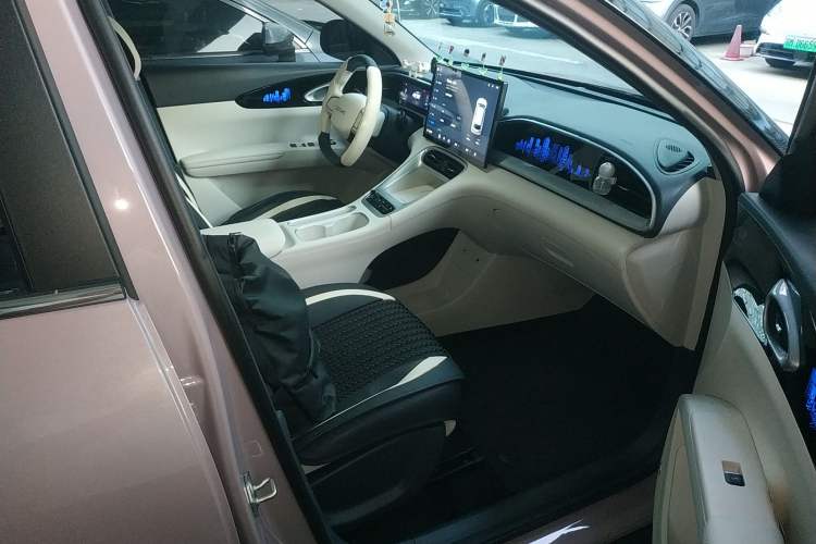 Used Geely Galaxy Geome 2025 UP 410km Exploration+ Edition
