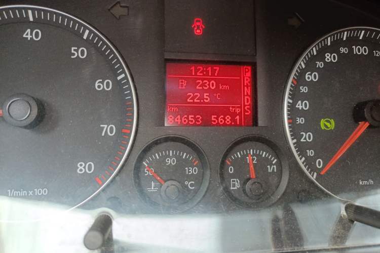 Used Volkswagen Touran 2008 1.8T ZhiZun Edition Automatic 5-Seater Odometer Close Up