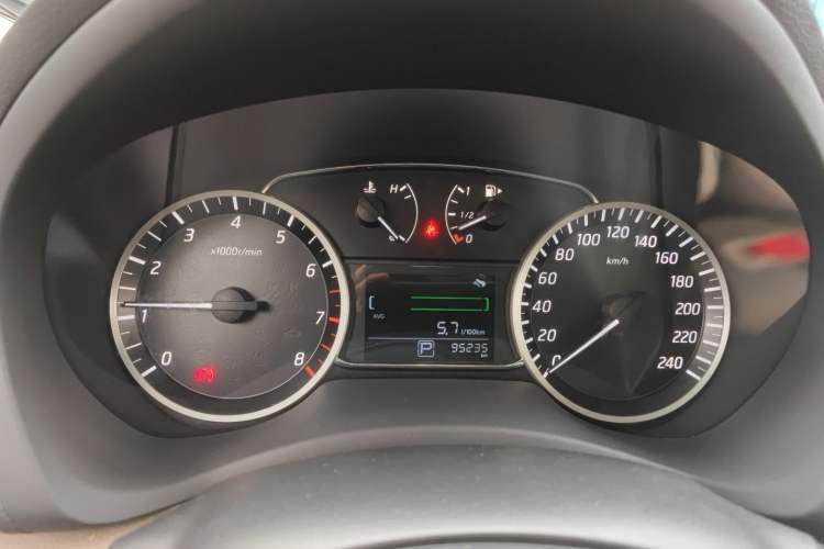 Used Nissan Sylphy 2019 1.6XV CVT Smart Connect Luxury Edition China VI Standard Instrument Cluster