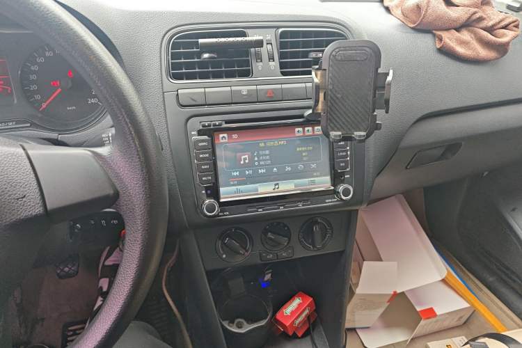 Used Volkswagen Polo 2013 1.4L Manual Fashion Edition
