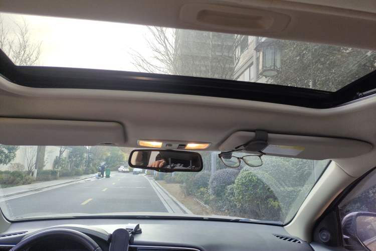 Used Mitsubishi Outlander 2017 2.0L Two-Wheel Drive Glory Edition 5 Seats