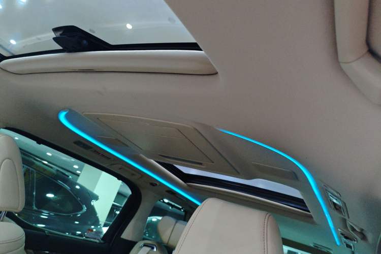 Used Toyota Vellfire 2020 Dual-Engine 2.5L HV Prestige Edition
