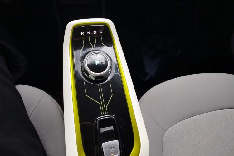 Used CHANGAN Benni E-Star 2022 Qingxin Edition Colorful Model Lithium Iron Phosphate