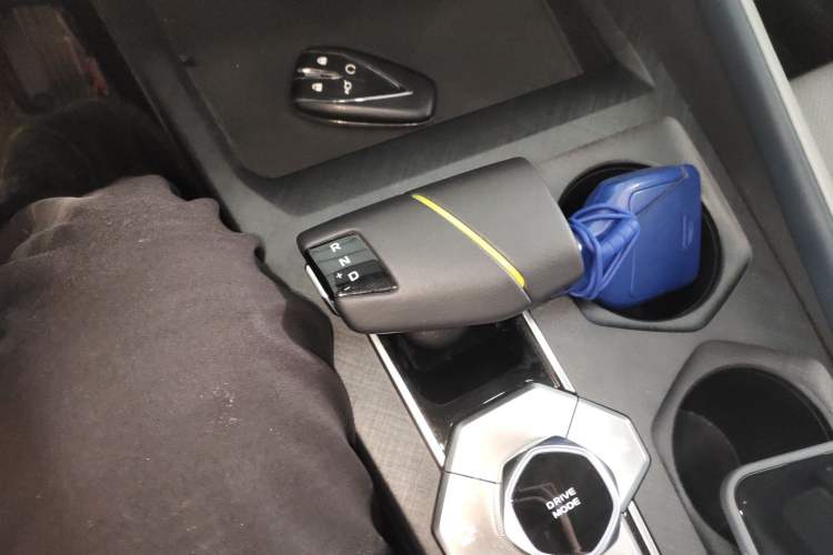 Used Changan UNI-V iDD 2023 ZhiDian iDD 1.5T 113km Smart & Fun Version
