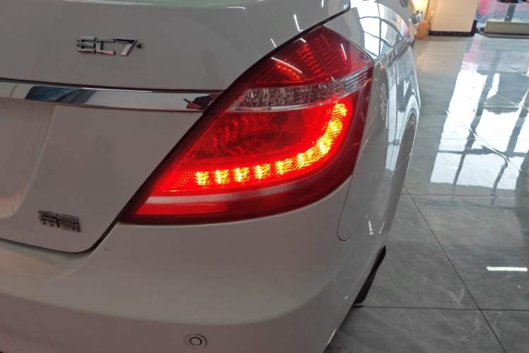 Used Geely Auto Emgrand 2015 Sedan 1.5L Manual - Top Trim Level Exterior 3