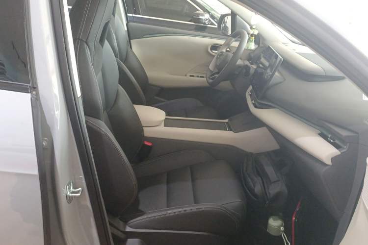 Used Lynk & Co 06 EM-P 2025 EM-P 126 Long-Range Halo