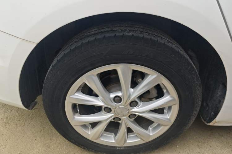 Used Roewe i5 2020 1.5L Manual 4G Connect Luxury Edition
