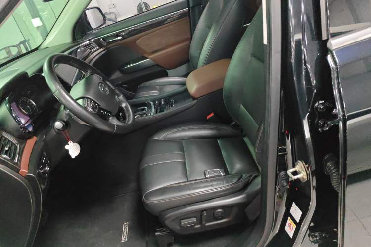 Used GAC Trumpchi GS8 2017 320T Two-Wheel Drive Luxury Smart Connectivity Version (7 Seats)
