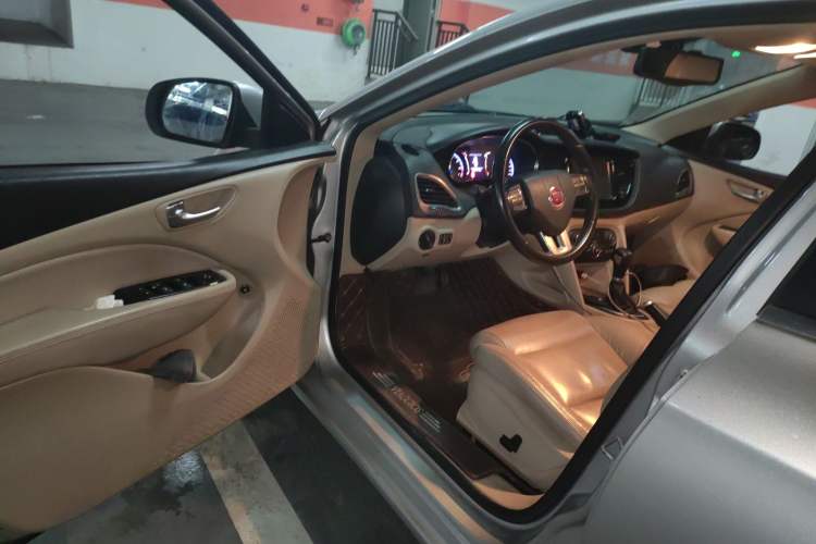 Used Fiat Viaggio 2012 1.4T Automatic Luxury Edition
