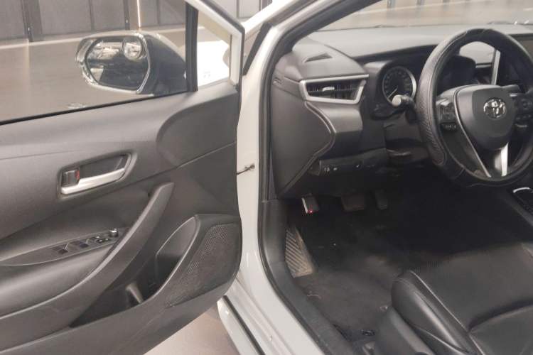 Used Toyota Levin 2019 185T CVT Luxury Edition China VI Standard Driver Seat