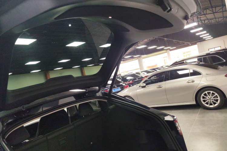 Used Tesla Model Y 2024 Rear-Wheel-Drive Version Trunk