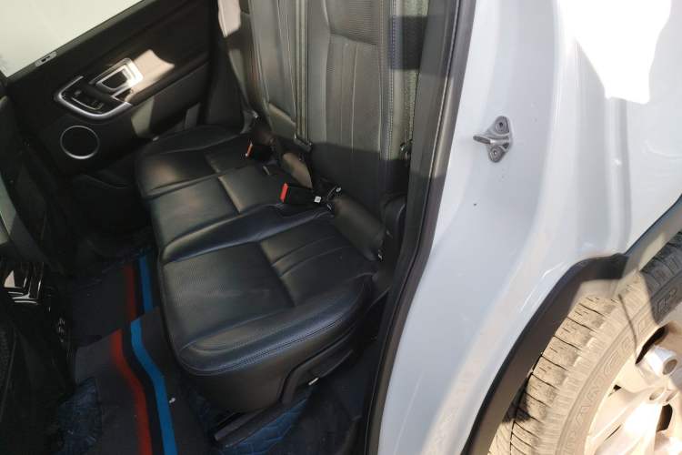 Used Land Rover Discovery Sport 2019 240 PS HSE Version China VI Standard Left Rear Seat