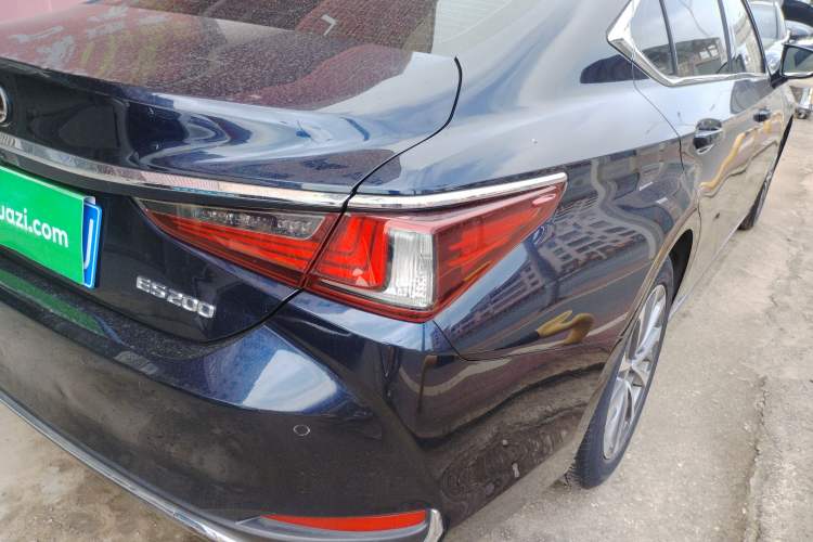 Used Lexus ES 2021 200 Excellence Edition
