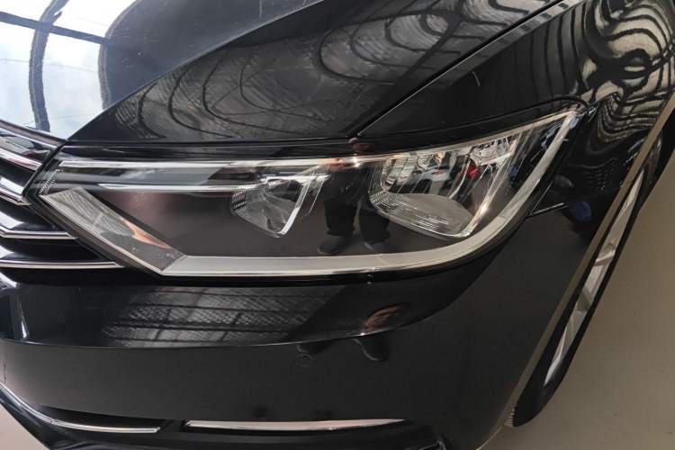 Used Volkswagen Magotan 2017 330TSI DSG Leading Model Left Front Headlight