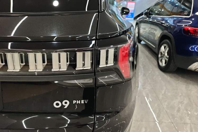 Used Lynk & Co 09 EM-P 2021 2.0T PHEV Halo Six-Seater Right Rear Taillight