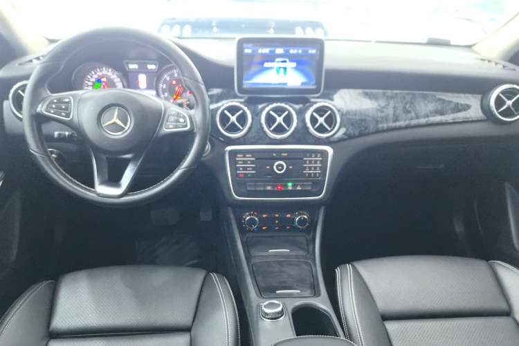 Used Mercedes-Benz GLA 2016 GLA 200 Fashion Model
