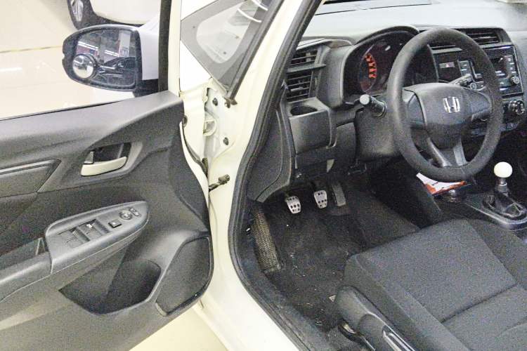 Used Honda Fit 2018 1.5L Manual Comfort Version
