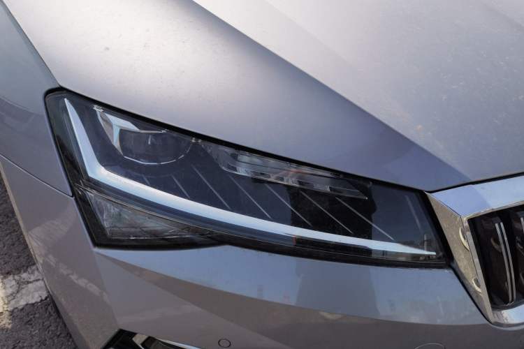 Used Skoda Superb 2021 TSI380 DSG Flagship Edition Right Front Headlight