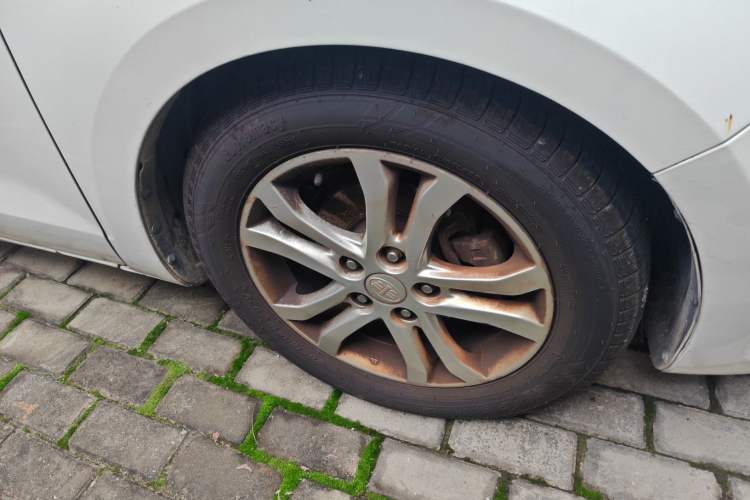 Used Bestune B50 2016 1.4T Automatic Luxury Model Right Front Wheel Hub