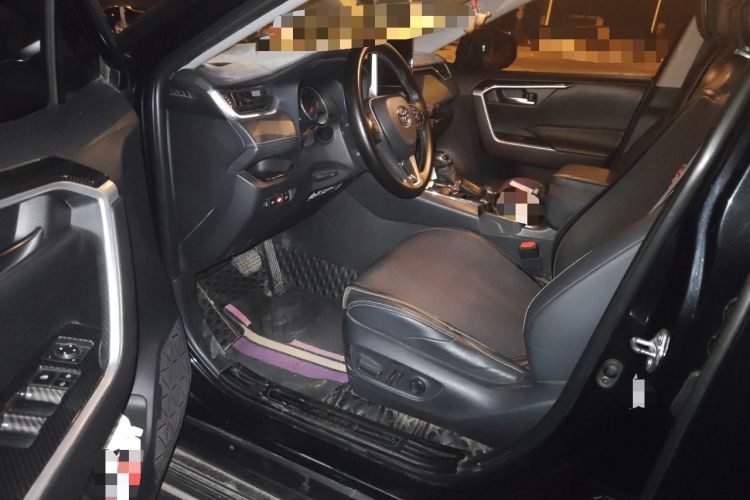 Used Toyota Wildlander 2021 2.0L CVT Two-Wheel Drive Luxury Edition Driver Seat