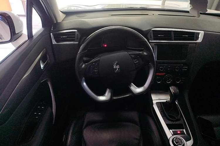 Used DS 6 2014 1.6T Luxury Edition THP160