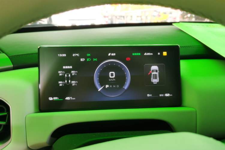 Used Formula Leopard Titanium 3 2025 501KM All-Wheel Drive Intelligent Driving Ultra Version
