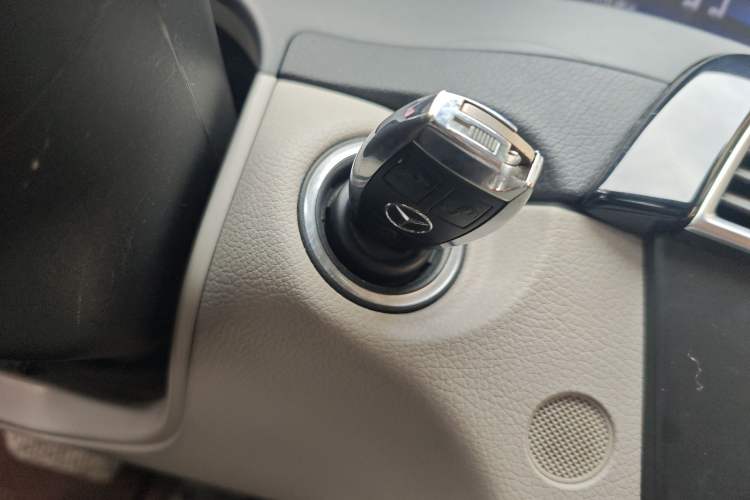 Used Mercedes-Benz C-Class 2011 C 180K Classic model Vehicle Key