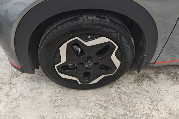 Used BYD Dolphin 2021 405 km Fashion Edition
