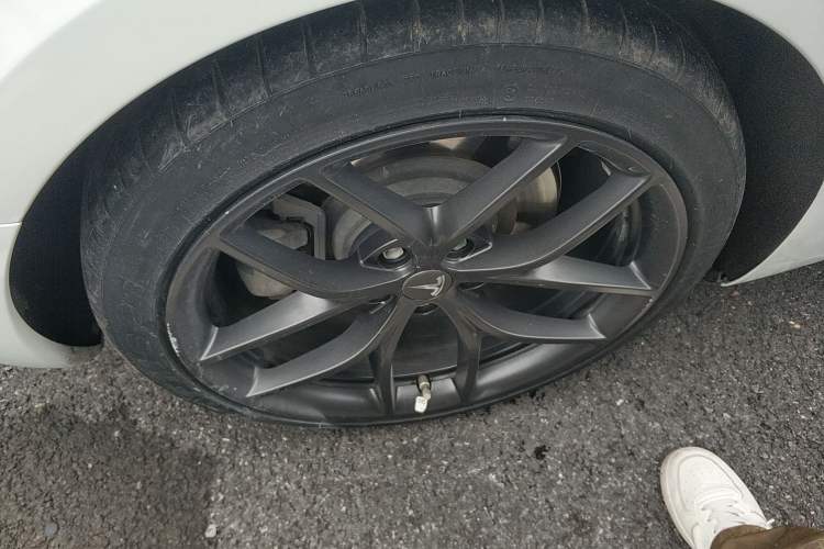 Used Tesla Model 3 2019 Standard Range Rear-Drive Upgraded Version Right Rear Wheel Hub