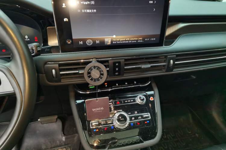 Used Lincoln Corsair 2021 2.0T Two-Wheel Drive Deluxe Edition Audio And AC Panel