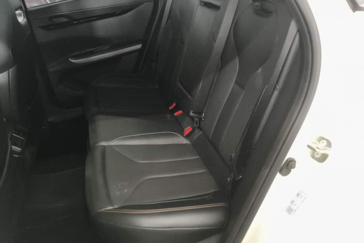 Used CHANGAN UNI-V 2023 1.5T Prestige Model
