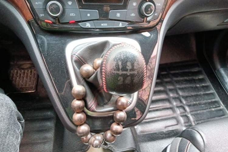 Used Haval H6 2014 Sport Version 1.5T Manual Two-Wheel Drive Elite Edition Gear Lever