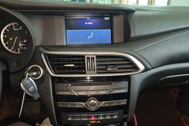 Used Infiniti QX30 2017 1.6T Two-Wheel Drive Fashion Edition