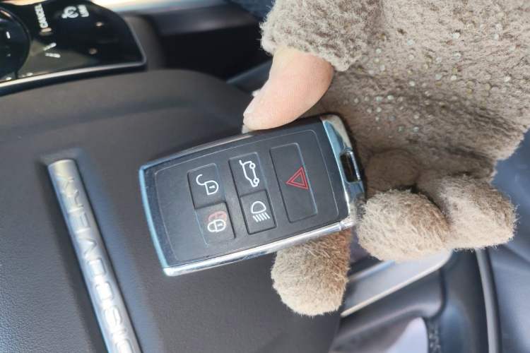 Used Land Rover Discovery Sport 2020 249 PS R-Dynamic Performance Edition
