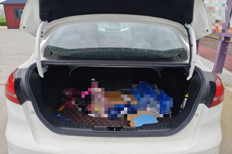 Used Ford Focus 2017 Sedan 1.6L Automatic Fashion Edition Smart Drive Version Trunk