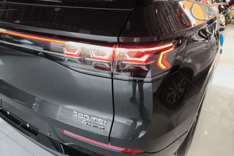 Used Volkswagen Tavendor 2026 Model 380TSI Four-Wheel Drive R-Line Cruise Zhongxiang Edition
