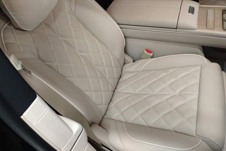 Used Nio ES8 2026 Model 6-seat Executive Signature Edition Right Front Seat