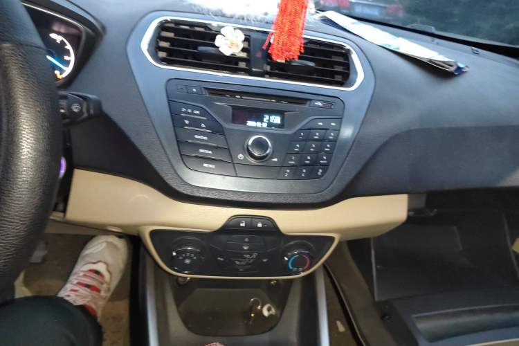 Used Ford Escort 2015 1.5L Manual Comfort Model
