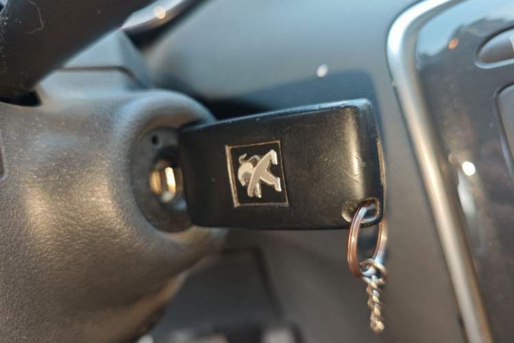 Used Peugeot 308 2012 1.6L Manual YouShang Edition