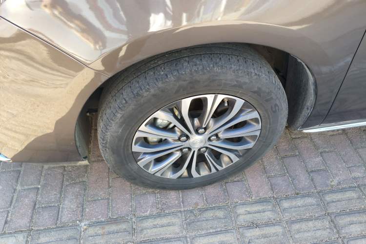 Used Buick GL8 2023 Land Executive Class Smart Enjoyment Model
