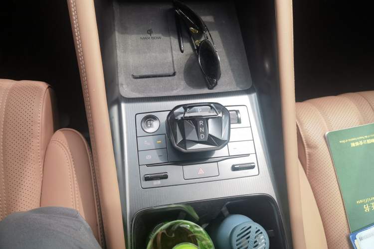 Used BYD Song L EV 2024 550 km Excellence Version Gear Lever