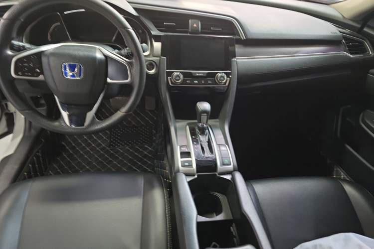 Used Honda Civic 2016 220TURBO CVT Luxury Edition Center Console